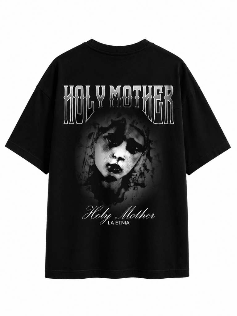Camiseta Oversize Negra “Holy Mother”